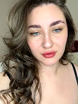 KiraBarlows online show from 11/18/25, 08:24