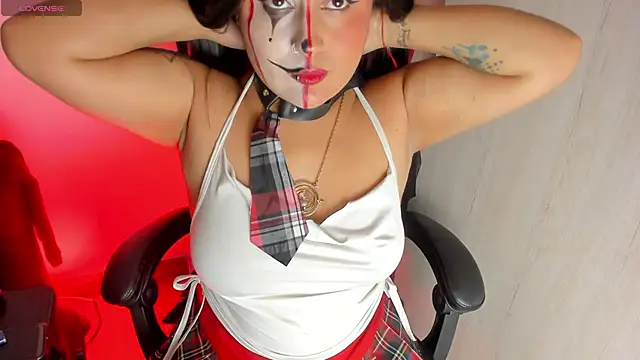 Snapshot of VanneCute1 chatting on 11/01/25, 05:09 VanneCute1 online show from 11/01/25, 05:09