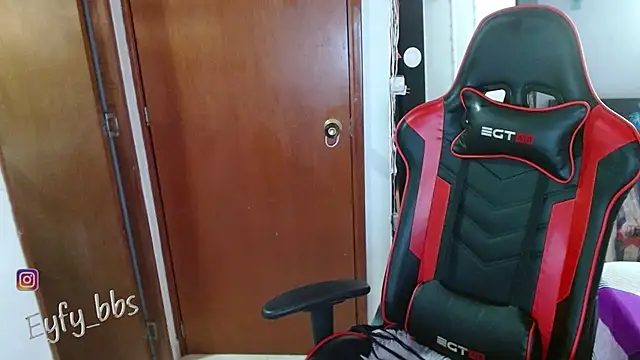 Snapshot of Eyfy_bbs chatting on 03/21/25, 10:06 Eyfy bbs online show from 03/21/25, 10:06