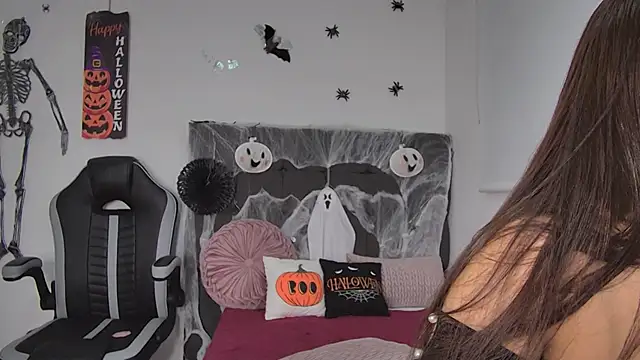 AmandaBrooks 18 online show from 10/15/25, 01:28