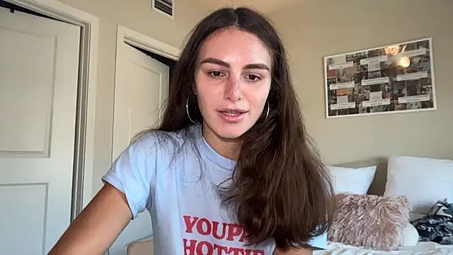 graciesmith27 online show from 05/19/26, 06:25