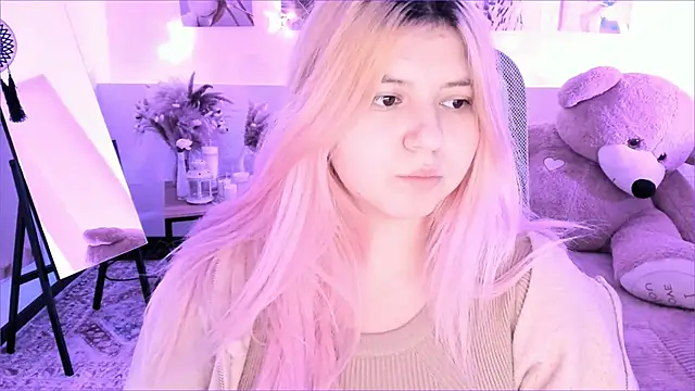 Snapshot of DiaAngell chatting on 02/08/26, 07:28 DiaAngell online show from 02/08/26, 07:28