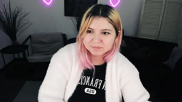 Snapshot of DiaAngell chatting on 02/22/26, 07:23 DiaAngell online show from 02/22/26, 07:23