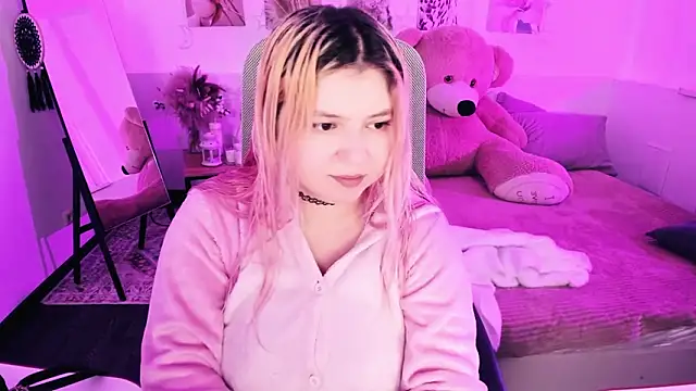 Snapshot of DiaAngell chatting on 02/24/26, 07:23 DiaAngell online show from 02/24/26, 07:23