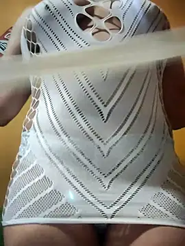 ilonna2025 online show from 10/29/25, 10:55