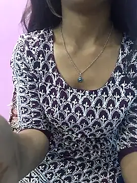 Snapshot of Leoni_G chatting on 02/25/25, 07:31 Leoni G online show from 02/25/25, 07:31