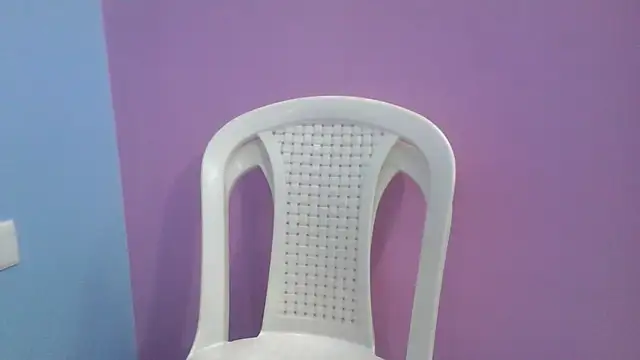 Snapshot of Leoni_G chatting on 10/24/25, 08:22 Leoni G online show from 10/24/25, 08:22