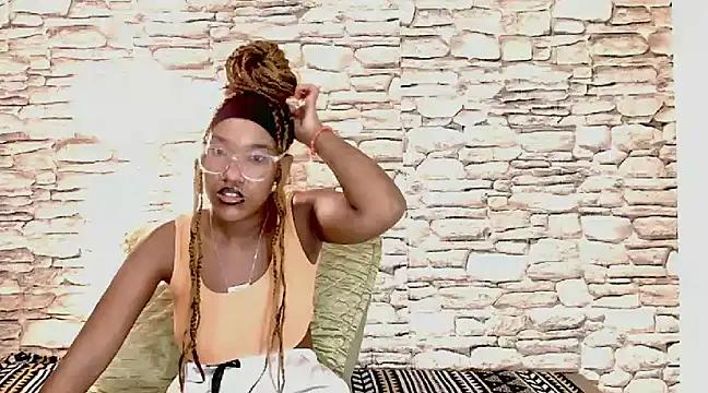 EroticSexyPrada online show from 02/25/25, 04:24