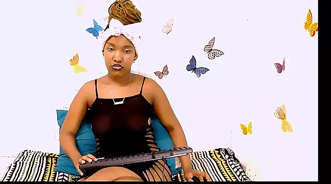 EroticSexyPrada online show from 03/06/25, 04:38