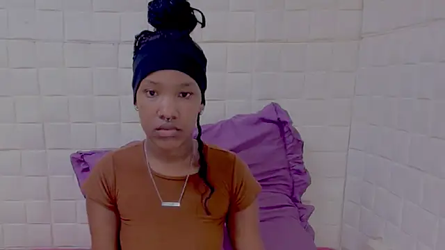 EroticSexyPrada online show from 04/17/26, 02:47