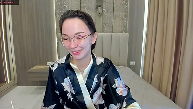 SusannJohnson online show from 11/26/25, 12:22