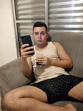 Snapshot of caiogostoso chatting on 01/21/25, 10:51 caiogostoso online show from 01/21/25, 10:51