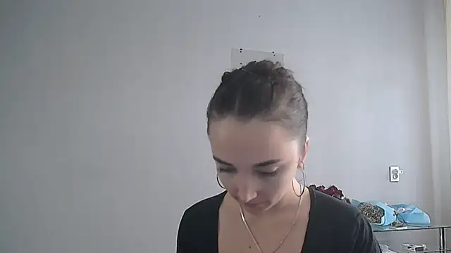 Snapshot of Eva_Gloryy chatting on 10/23/25, 12:59 Eva Gloryy online show from 10/23/25, 12:59