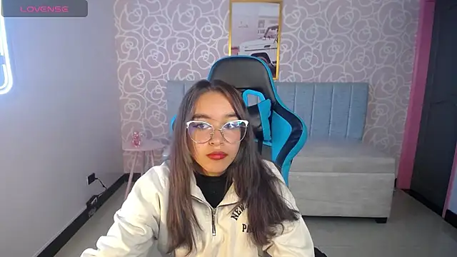 kassandra ch  online show from 01/27/25, 04:43