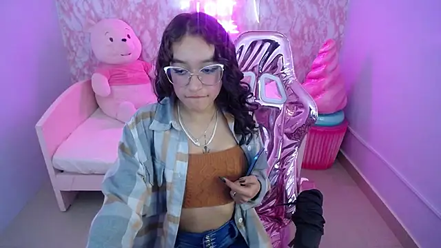 kassandra ch  online show from 02/19/25, 04:44