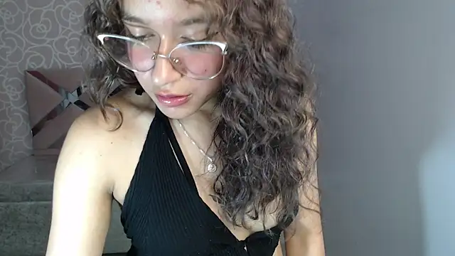 kassandra ch  online show from 03/15/25, 08:54