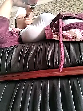 bubblendz1988 online show from 10/11/25, 10:47