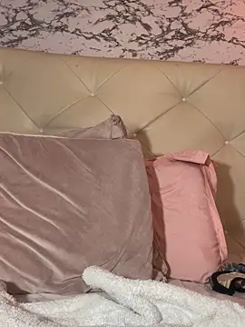 Lili  taylor online show from 04/05/26, 07:27