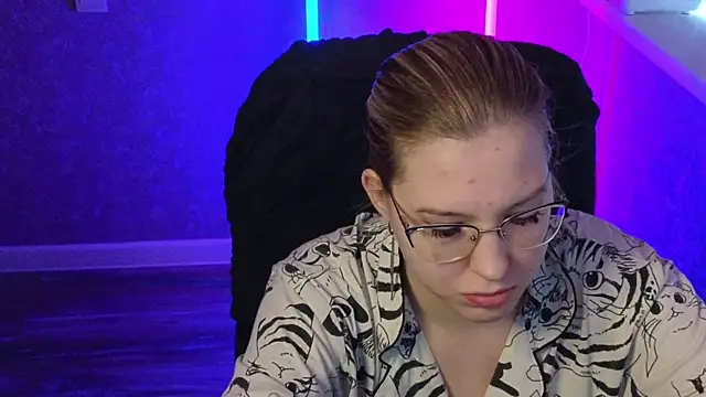 Snapshot of HotBrandyX chatting on 03/02/25, 05:01 HotBrandyX online show from 03/02/25, 05:01