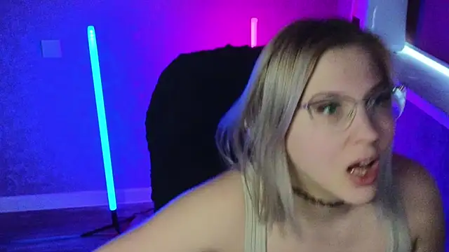 Snapshot of HotBrandyX chatting on 03/07/25, 08:13 HotBrandyX online show from 03/07/25, 08:13