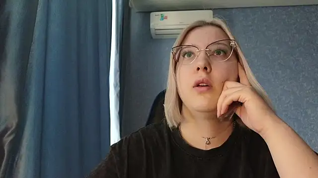 HotBrandyX online show from 03/27/26, 07:36