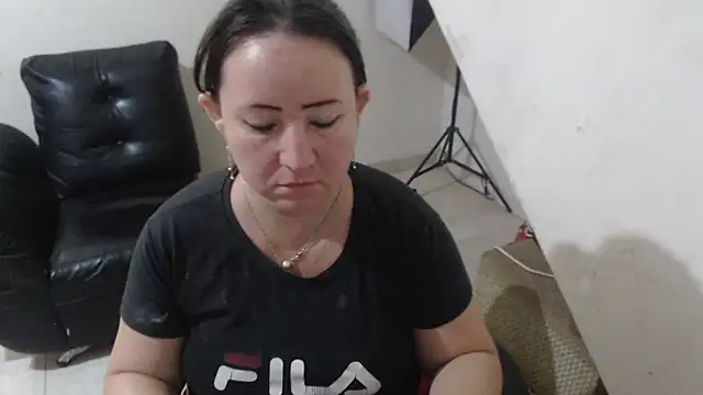 Yohis Kiut25 online show from 10/17/25, 02:15