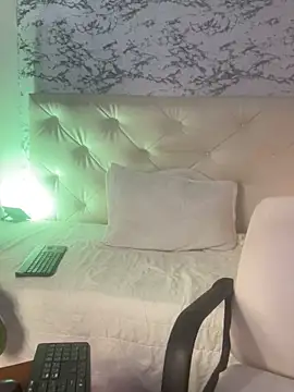 Snapshot of viktoria_davis_ chatting on 01/31/25, 10:10 viktoria davis online show from 01/31/25, 10:10