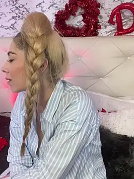 Snapshot of viktoria_davis_ chatting on 02/15/25, 01:42 viktoria davis online show from 02/15/25, 01:42