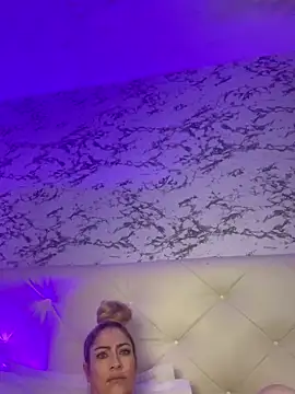 Snapshot of viktoria_davis_ chatting on 02/24/25, 01:02 viktoria davis online show from 02/24/25, 01:02