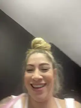 Snapshot of viktoria_davis_ chatting on 03/11/25, 09:37 viktoria davis online show from 03/11/25, 09:37