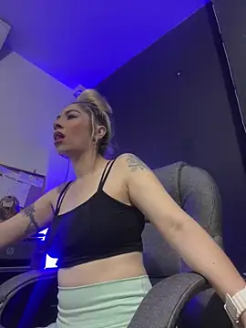 Snapshot of viktoria_davis_ chatting on 03/23/25, 12:58 viktoria davis online show from 03/23/25, 12:58