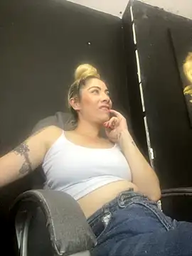 Snapshot of viktoria_davis_ chatting on 09/10/25, 11:49 viktoria davis online show from 09/10/25, 11:49