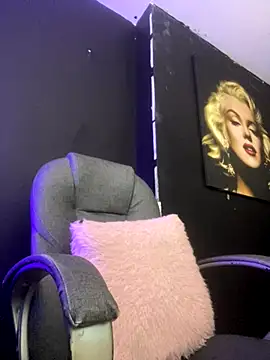 Snapshot of viktoria_davis_ chatting on 10/30/25, 10:54 viktoria davis online show from 10/30/25, 10:54