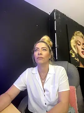 viktoria davis  online show from 12/05/25, 12:19