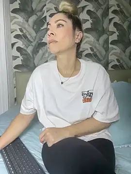 viktoria davis  online show from 04/06/26, 12:41