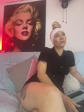 Snapshot of viktoria_davis_ chatting on 06/05/26, 12:17 viktoria davis online show from 06/05/26, 12:17