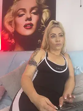 Snapshot of viktoria_davis_ chatting on 06/11/26, 12:32 viktoria davis online show from 06/11/26, 12:32