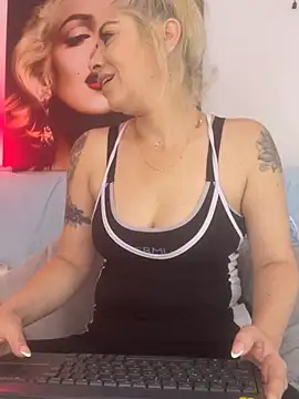 Snapshot of viktoria_davis_ chatting on 06/11/26, 02:53 viktoria davis online show from 06/11/26, 02:53
