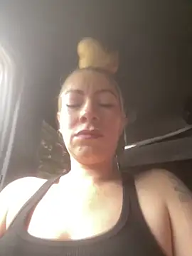 Snapshot of viktoria_davis_ chatting on 06/16/26, 08:55 viktoria davis online show from 06/16/26, 08:55