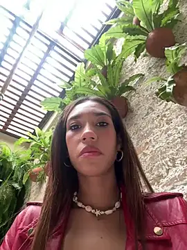 Snapshot of zoe_storm chatting on 01/24/25, 08:32 zoe storm online show from 01/24/25, 08:32