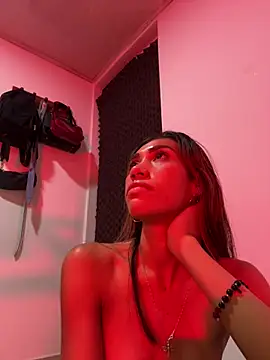 Snapshot of zoe_storm chatting on 03/14/25, 03:59 zoe storm online show from 03/14/25, 03:59