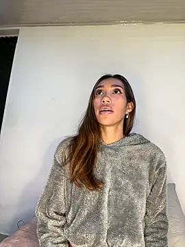 Snapshot of zoe_storm chatting on 09/22/25, 11:18 zoe storm online show from 09/22/25, 11:18