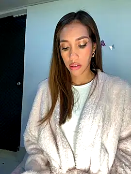 Snapshot of zoe_storm chatting on 10/11/25, 12:32 zoe storm online show from 10/11/25, 12:32