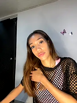 Snapshot of zoe_storm chatting on 10/31/25, 01:28 zoe storm online show from 10/31/25, 01:28