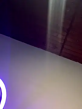 Snapshot of _Amber_Brown chatting on 10/11/25, 04:12 Amber Brown online show from 10/11/25, 04:12