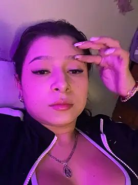 Snapshot of _Amber_Brown chatting on 10/16/25, 08:48 Amber Brown online show from 10/16/25, 08:48