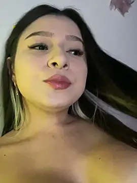 Snapshot of _Amber_Brown chatting on 10/22/25, 10:31 Amber Brown online show from 10/22/25, 10:31