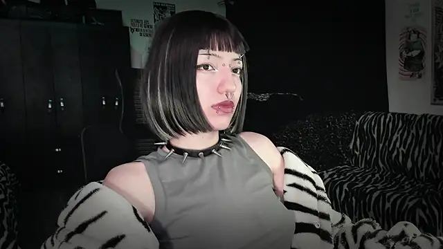 roxy toxic online show from 05/28/26, 01:36