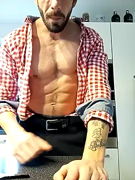 Snapshot of desirtexzle chatting on 01/18/25, 11:21 desirtexzle online show from 01/18/25, 11:21