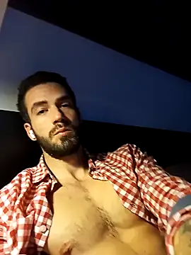 Snapshot of desirtexzle chatting on 01/22/25, 10:37 desirtexzle online show from 01/22/25, 10:37